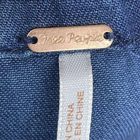 Free People‎ Chambray Jumpsuit L Racerback Wide Leg Cropped Raw Hem Boho - Picture 5 of 11